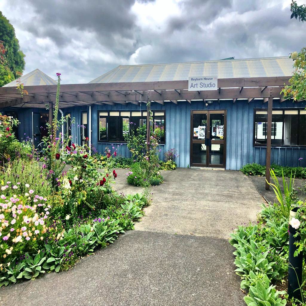 Reyburn Art Studio.
Affordable community space for hire. Hosts various art groups and workshops.